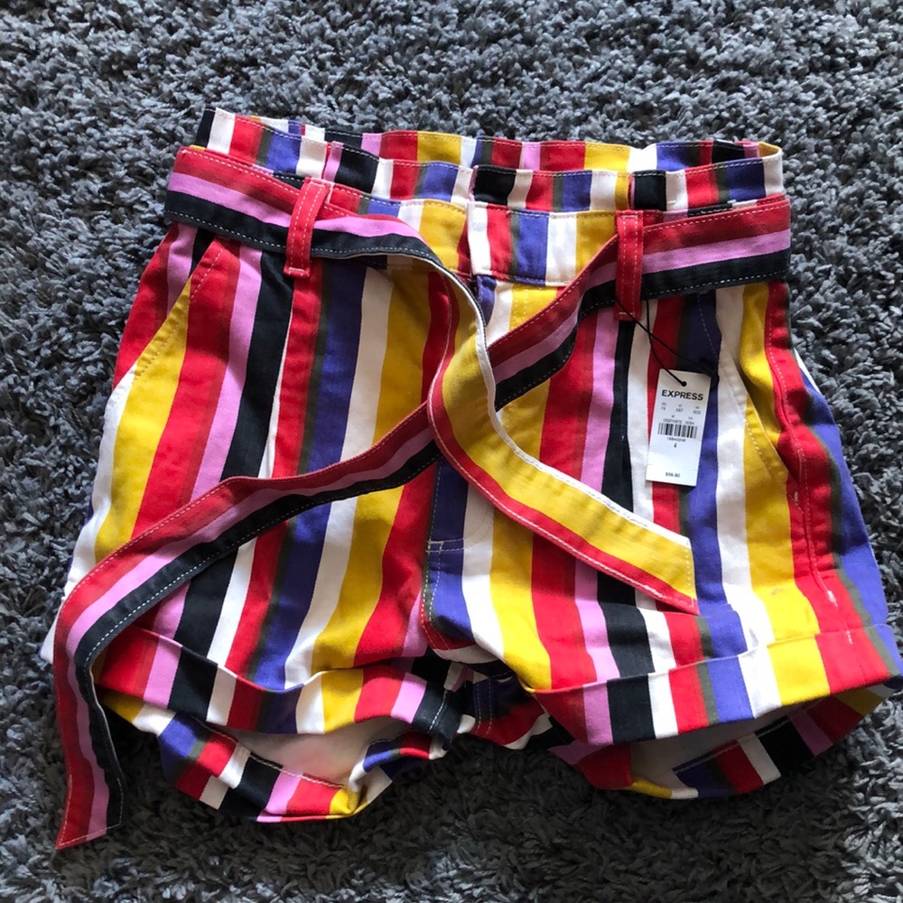 💛 NWT Express Shorts